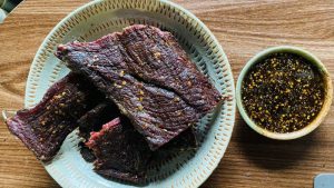 Bao Nhiêu Thịt Trâu Tươi Để Làm Được 1 Kg Thịt Trâu Gác Bếp?