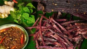 Học Cách Xé Thịt Trâu Gác Bếp Mềm Ngon, Dễ Thực Hiện