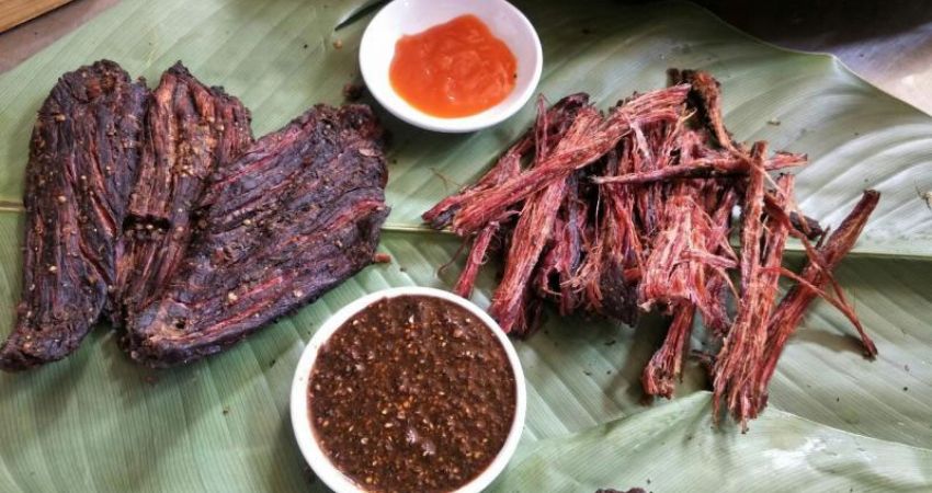 4+ Cách Ăn Thịt Lợn Gác Bếp Dễ Dàng Thịt lợn gác bếp xé sợi