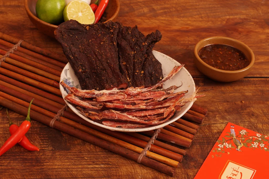 5+ Cách Chế Biến Thịt Trâu Gác Bếp Thành Món Ăn Ngon cách chế biến thịt trâu gác bếp